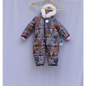 Carter’s Baby Snow Suit Size 6/9 Months Floral Print Hooded